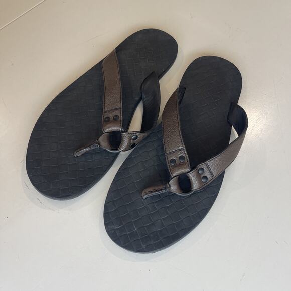 Bottega Veneta Mens Runway Brown Leather Thong Sandals size 43 (US 9) Hamptons main image 11